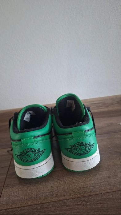 Adidasi Air Jordan 1