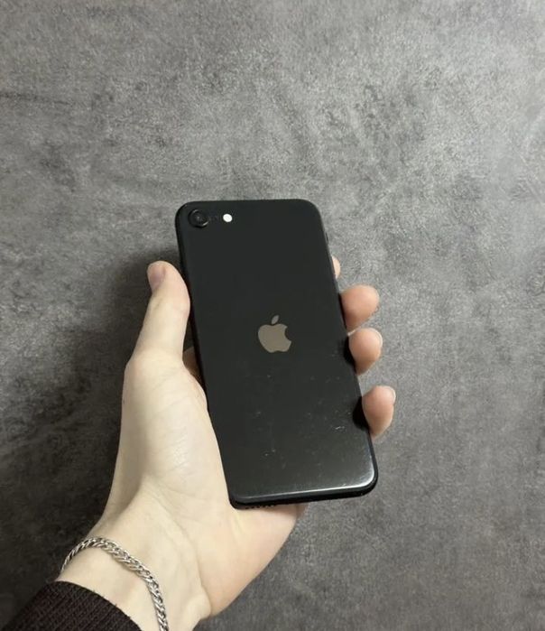 Iphone se 2020 64gb 80% акб