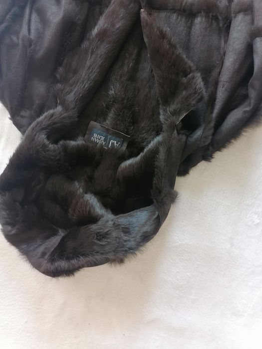 Armani палто от заешка кожа