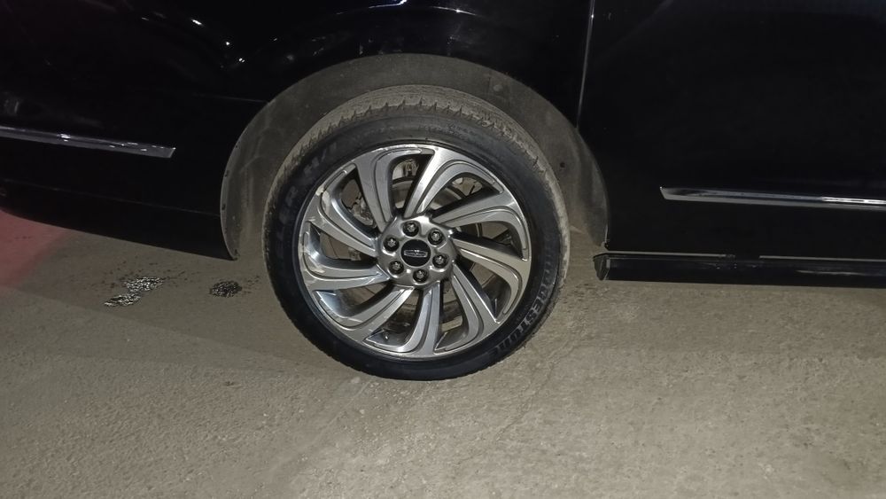 Продам Комплект Шины вместо с Диском