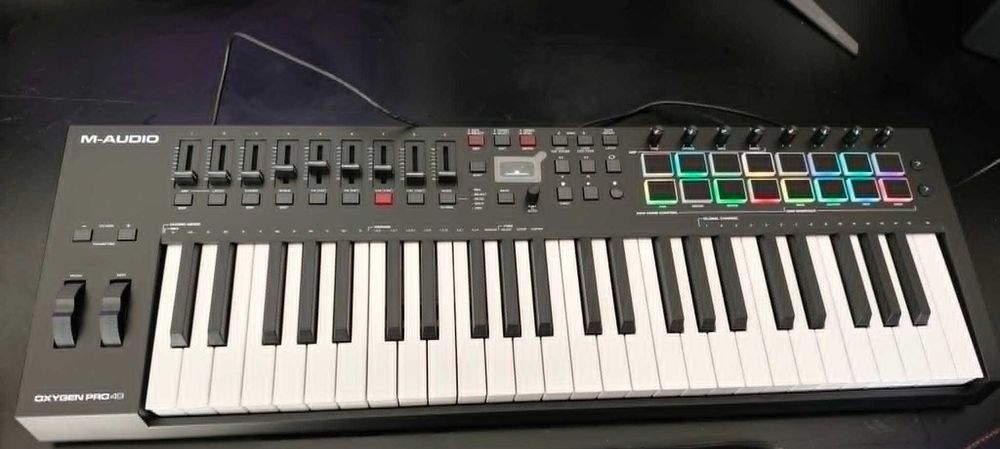 M-Audio Oxygen Pro 49 – Ca nouă, folosită o singură dată, în cutia originală