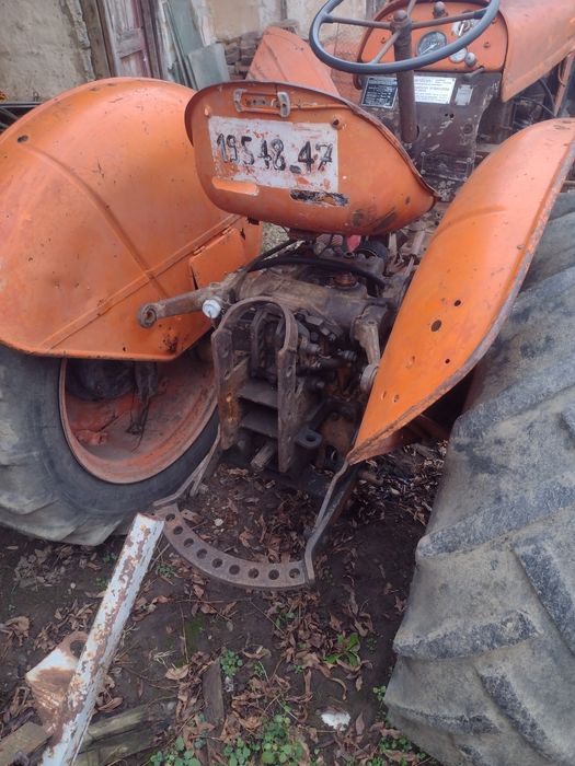 Piese tractor fiat 411