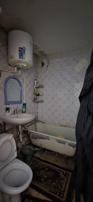 Продаётся 2 комнатная 1 этаж Рудаки