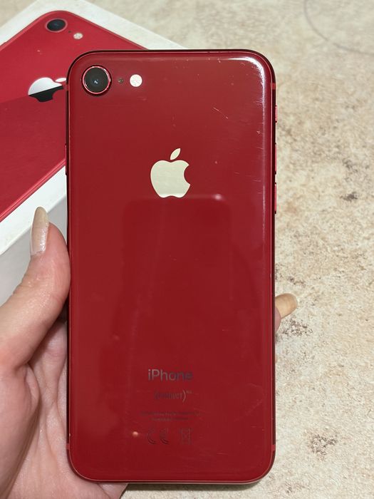 Iphone 8                                                    64 gb red