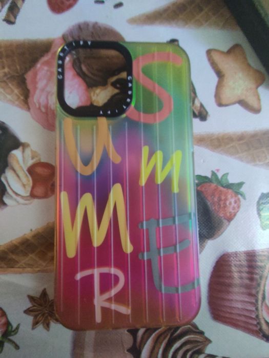 Чехлы на iPhone 13
