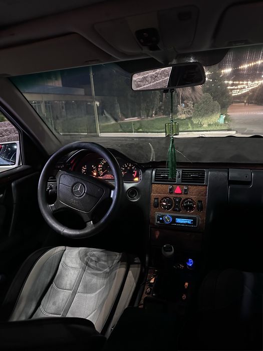 Мерседес W210  жылы:1999