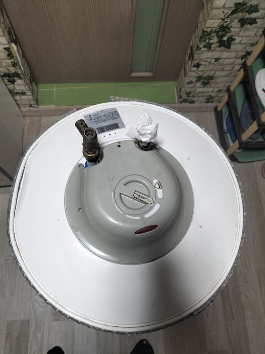 Vând boiler electric 100l 1500w