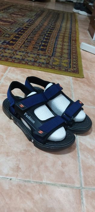 Продам сандалии отличного качества