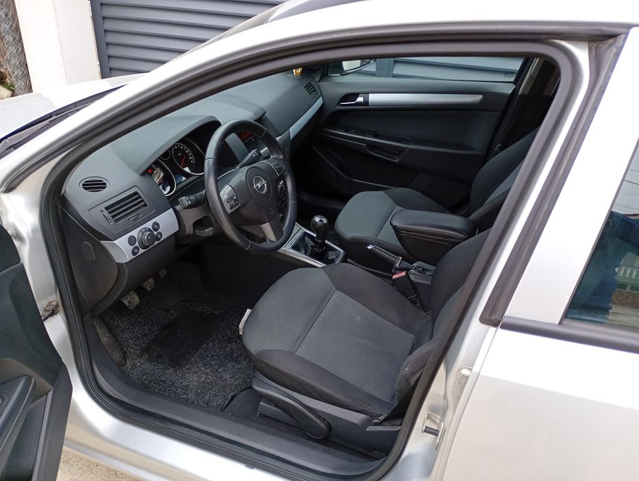 Vând Opel Astra h