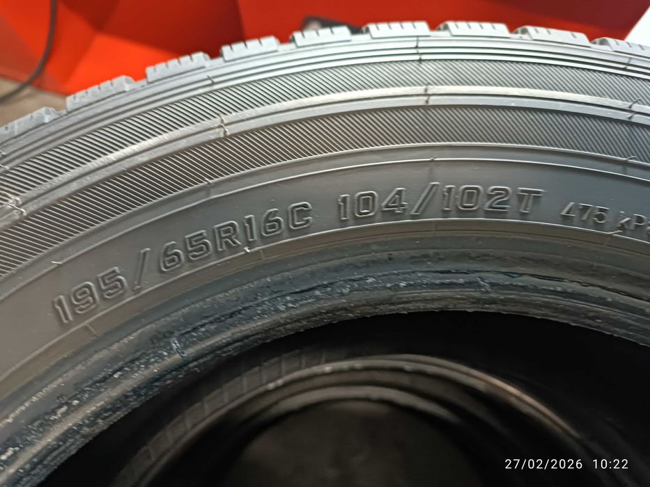 2бр.зимни гуми 195/65/16C Falken