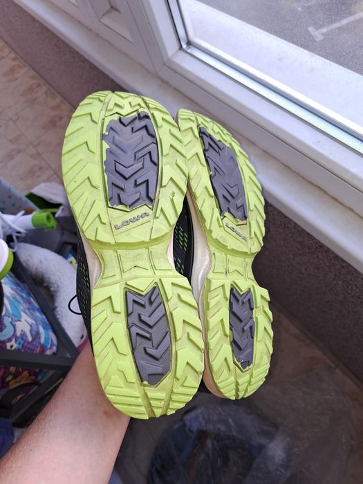 Vând pantofi sport Lowa nr 46,5 cu Gore-tex