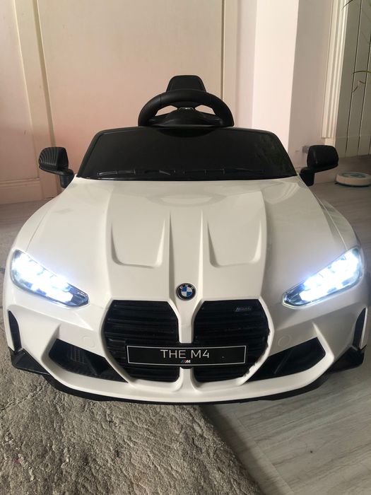 Mașinuța electrică BMW M4