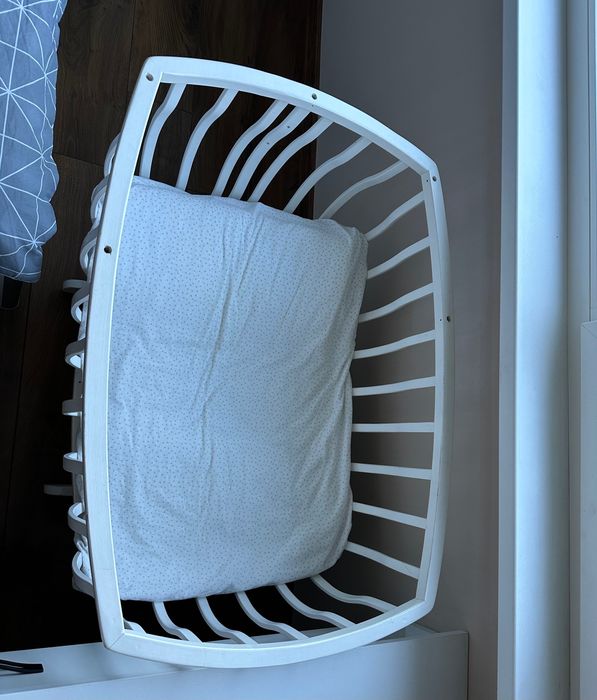 Дървена бебешка кошара