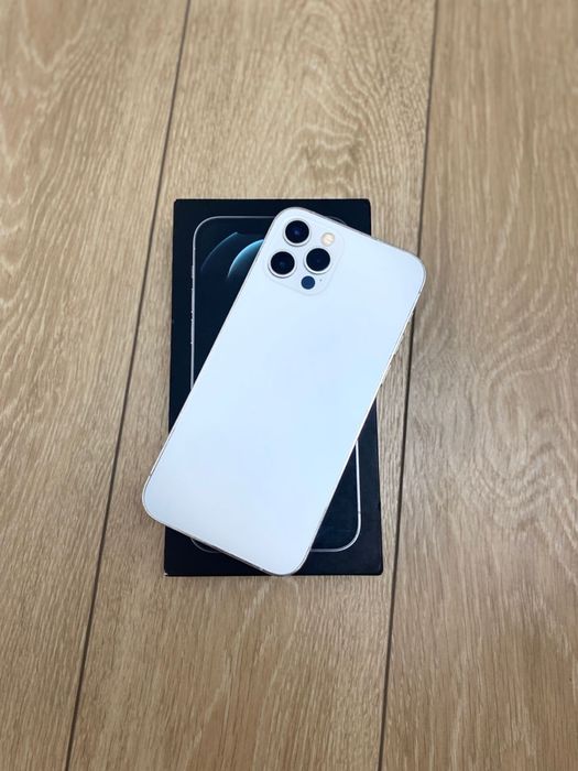 iPhone 12 Pro, с коробкой