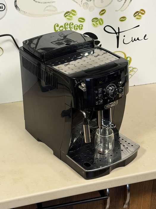 Кафемашина кафе автомат delonghi magnifica S с гаранция