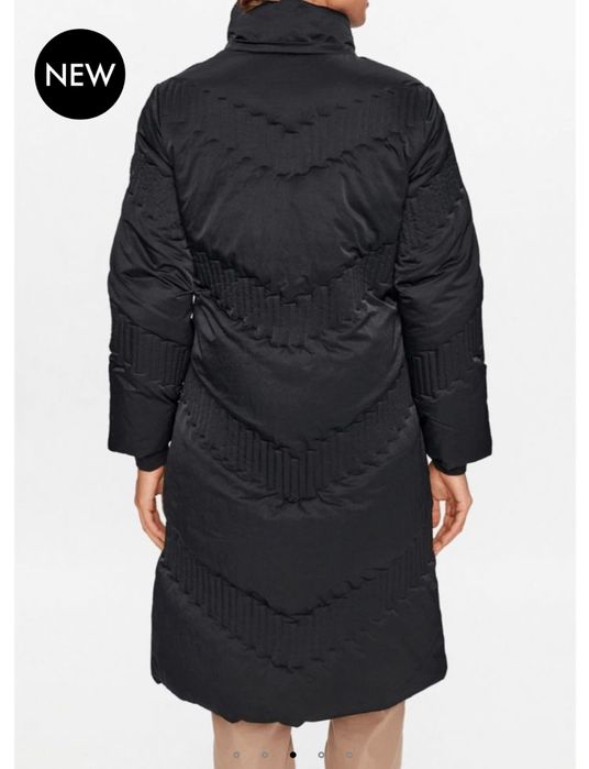 Яке Guess с гъши пух/ S размер