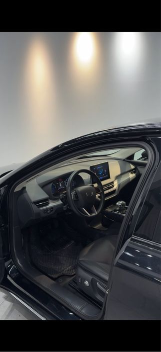 Hongqi Eqm5 Qora Rang