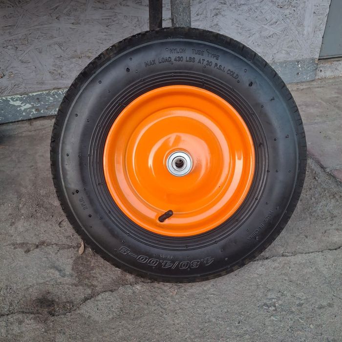 Строительная тележка и колеса