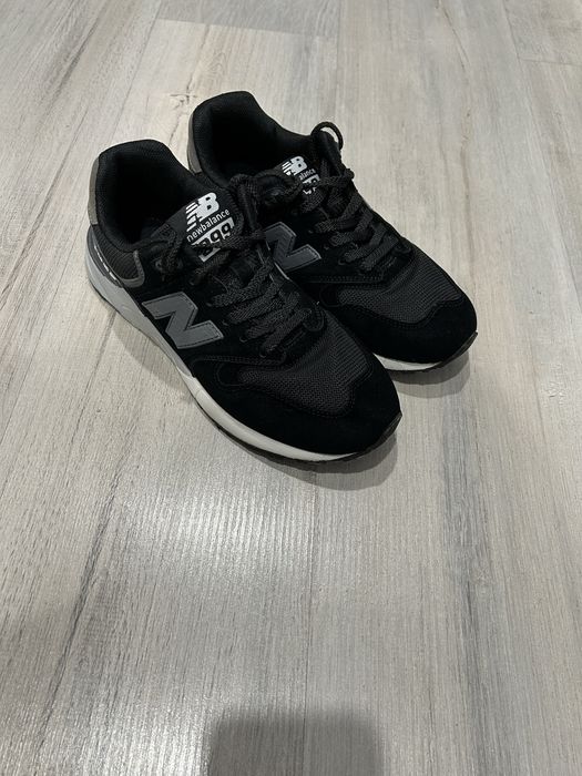 Кроссовки спортивные