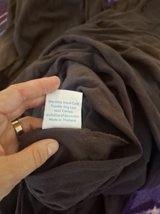 Vand wrap elastic foarte putin folosit fetita mea nu a vrut sa stea in el