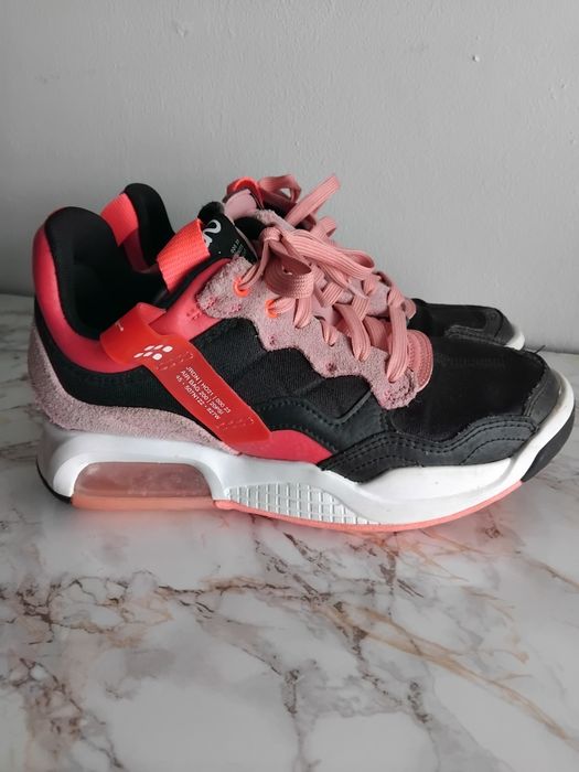 Adidasi Nike jordan MA2
