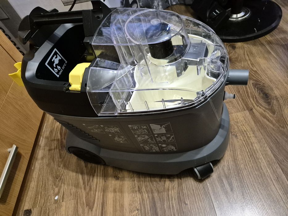 Пылесос Karcher Puzzi 8/1.