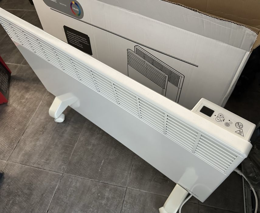 Конвектор Airelec Basic Pro 2500W, Електронен термостат