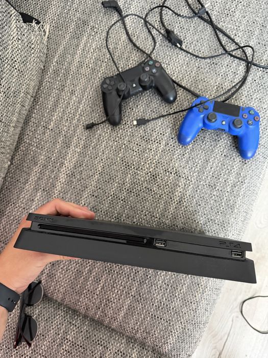 Playstation 4 slim - FARA SCHIMBURI