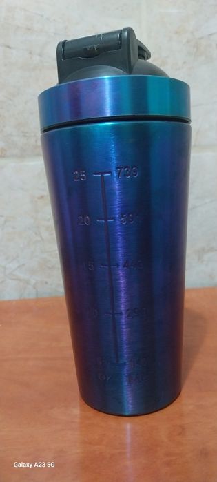 Shaker din otel XBEAM,si GymBeam