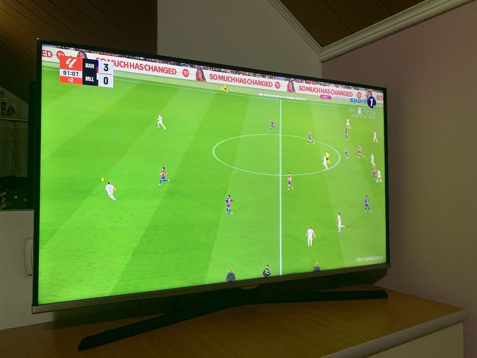 TV Samsung cu diagonala de 40” / 102 cm UHD