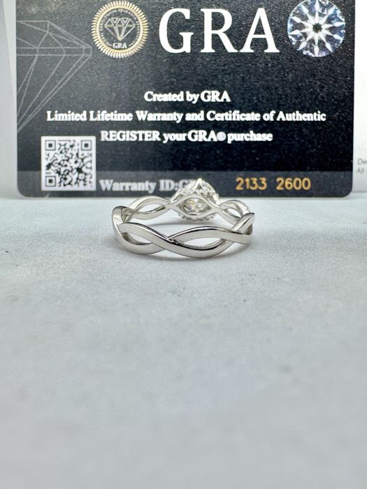 Сребърен пръстен с мойсанит (диамант) 1 карат