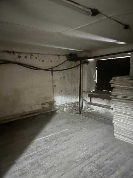 Продается помещение (1 этаж и подвал)