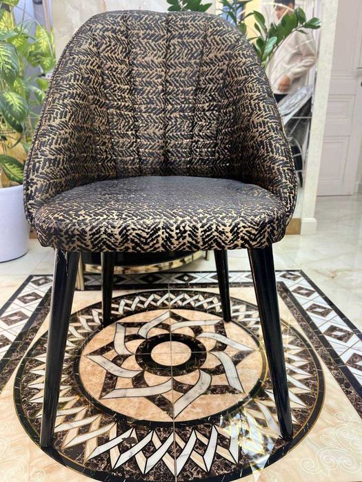 Продаются стильные стулья