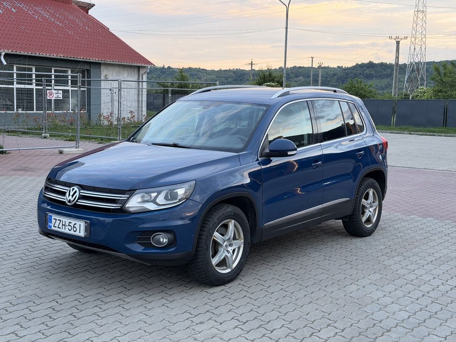 VOLKSWAGEN Tiguan