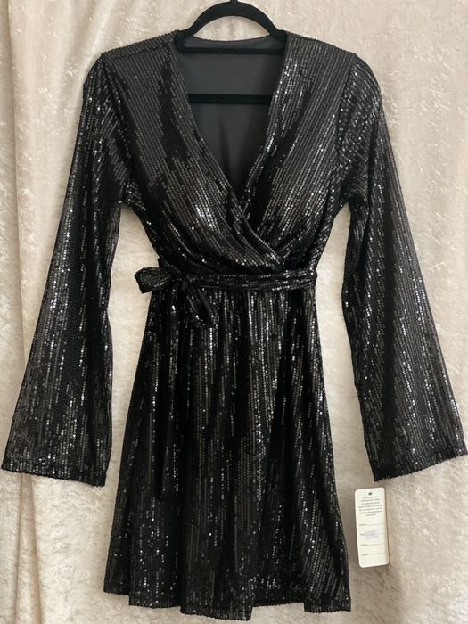 Къса пайетена рокля. Червен,  черен , златен. С, М, Л