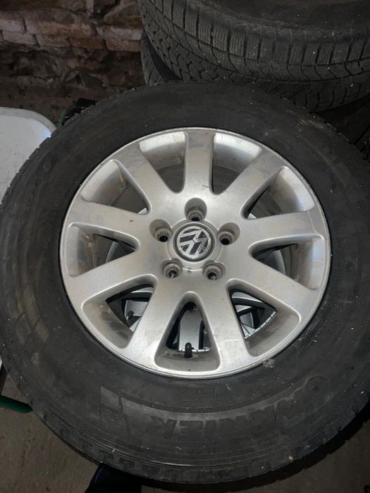 Jante cu cauciuc 215-70-15C