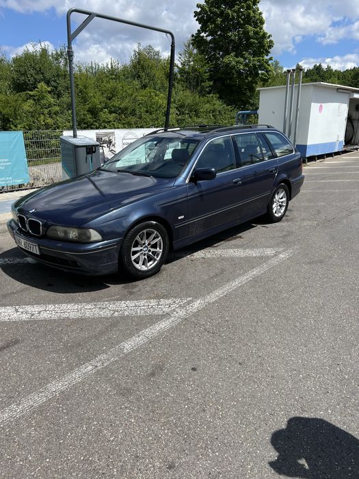 Se vinde bmw 530d facelift  193 cp. avariat in spate !!
