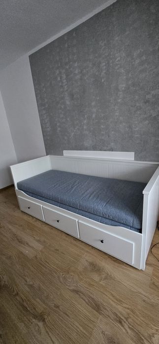 Pat extensibil IKEA HEMNES cu 3 sertare