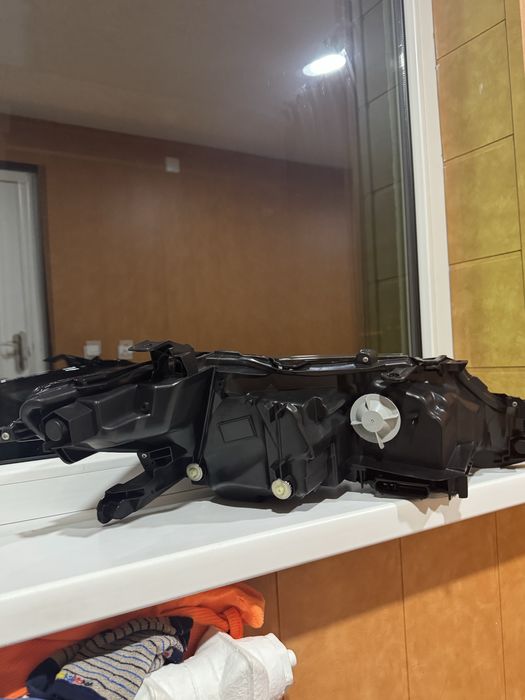 Продам фару от Камри