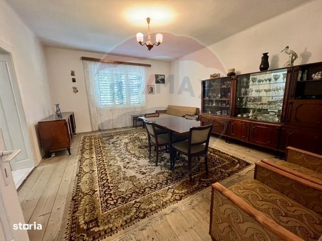 Apartament la casa de vanzare