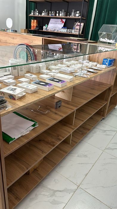 Витрина для сотовых аксессуаров