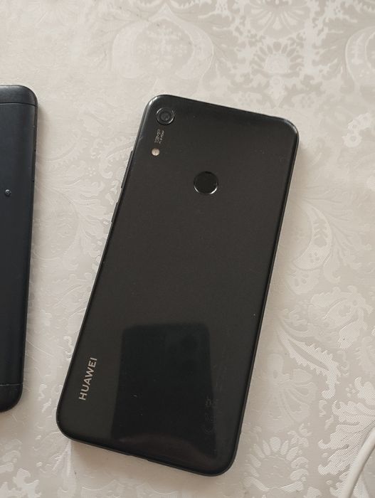 Продам три телефона в хорошем состоянии