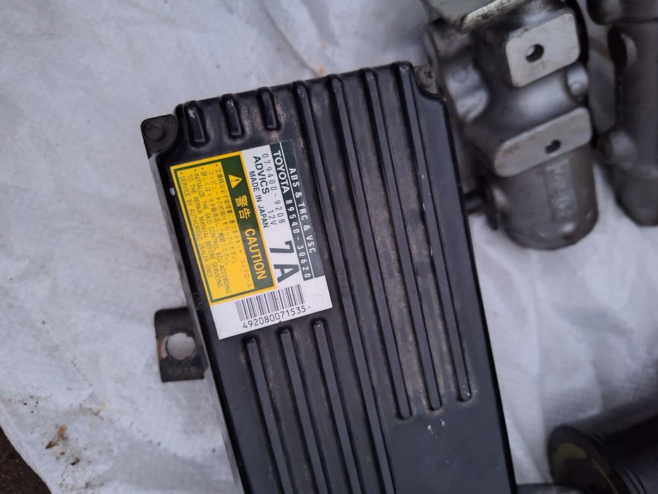 Запчасти  тойота crown