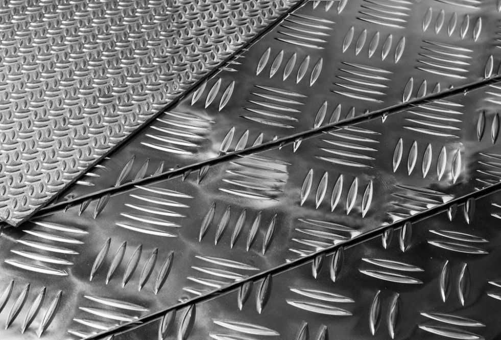 Рифлённая лист Нержавейка рифлённый разного вида