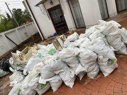 curatenie si eliberare moloz , parchet , mobila veche , gresie