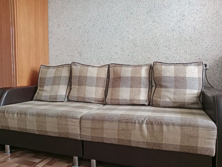 Диван с креслом продам