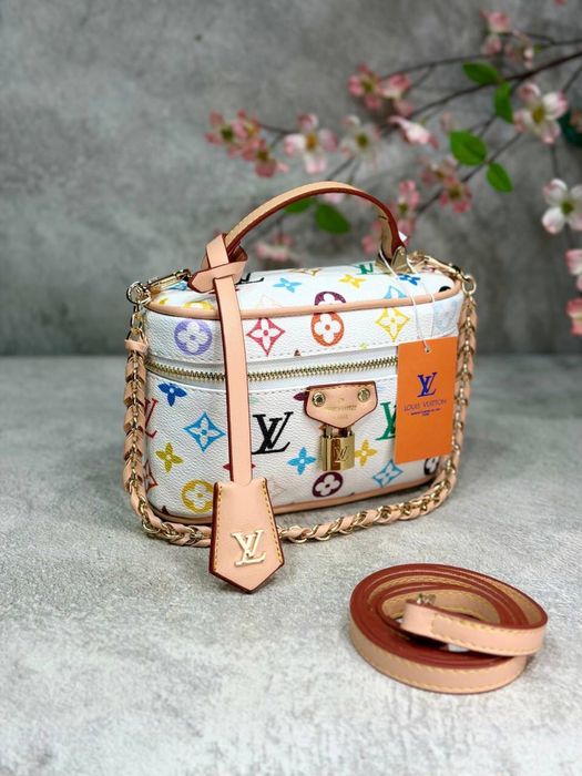 Genti Louis Vuitton noi