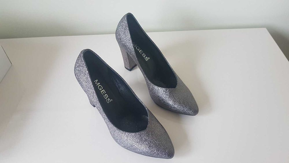 Чисто нови луксозни дамски обувки с чантичка от естествена кожа MGESS