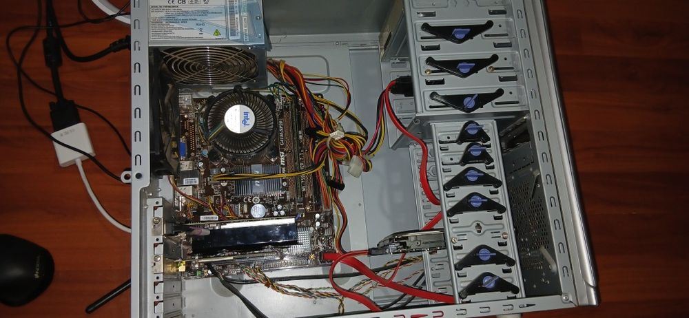 Монитор samsung и компьютер