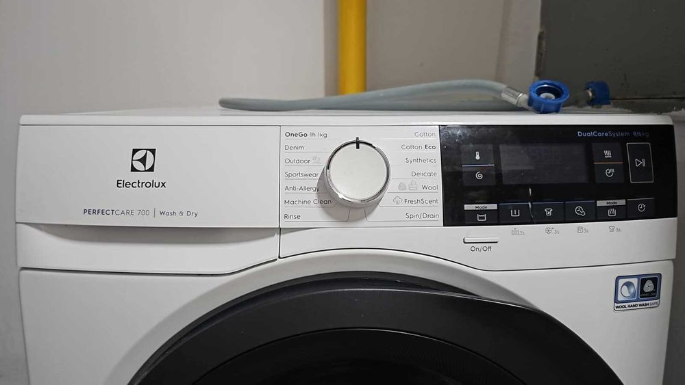 Electrolux PerfectCare 700